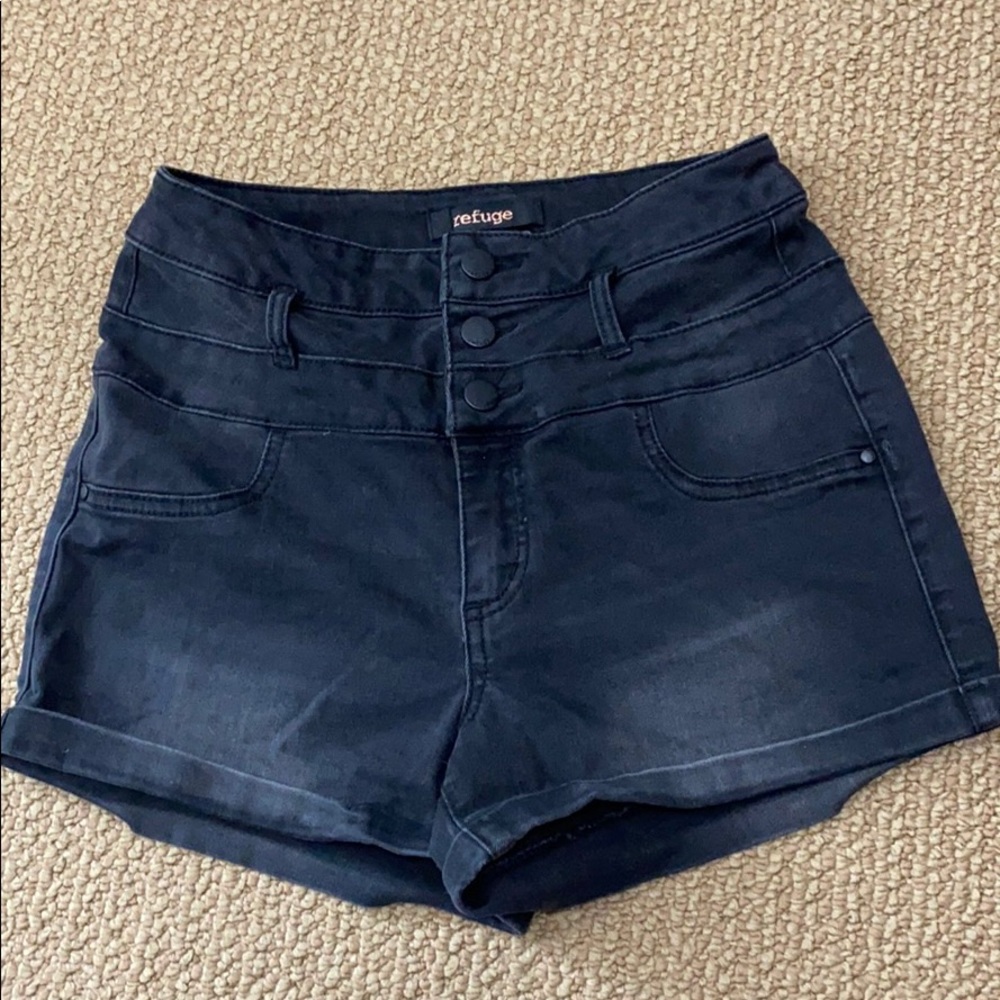 Comfy Refuge dark grey shorts